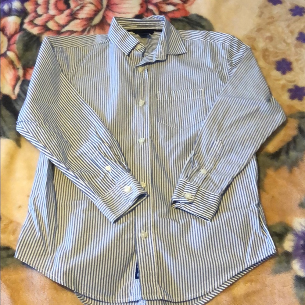 Boys GAP striped button down classic like new!